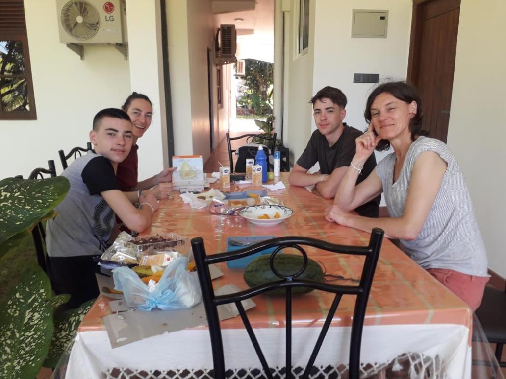 אנוראדפורה Golden Residence מראה חיצוני תמונה